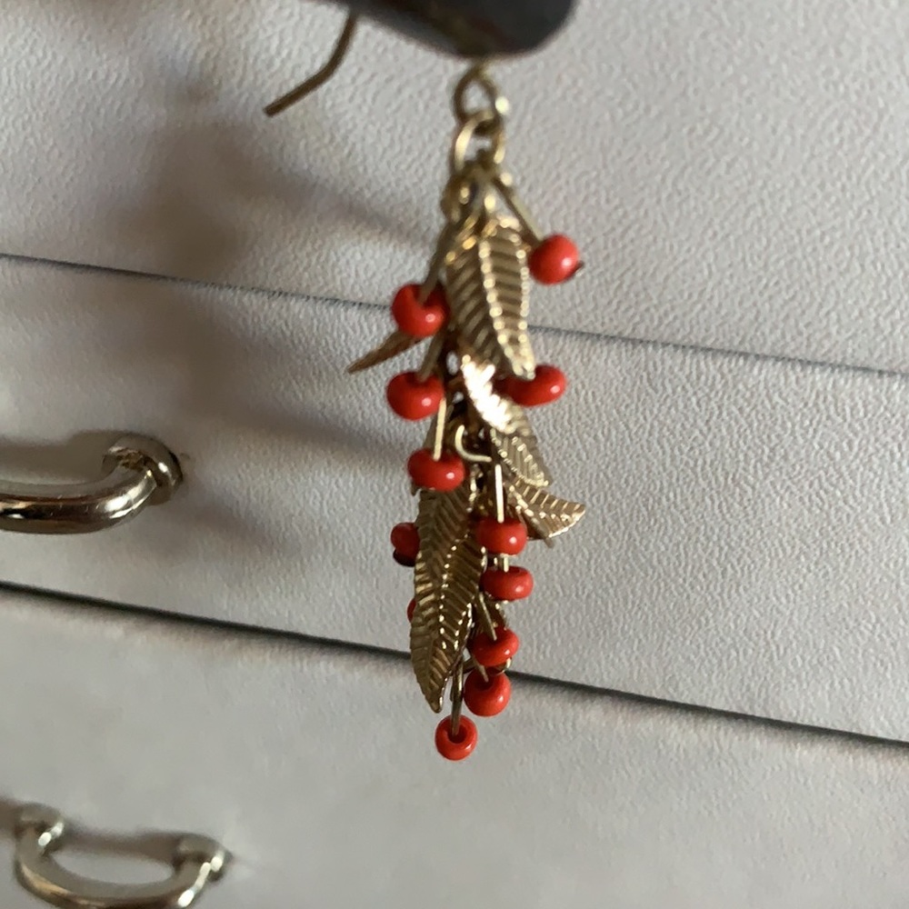 Dangly earrings - Picture 2 of 3